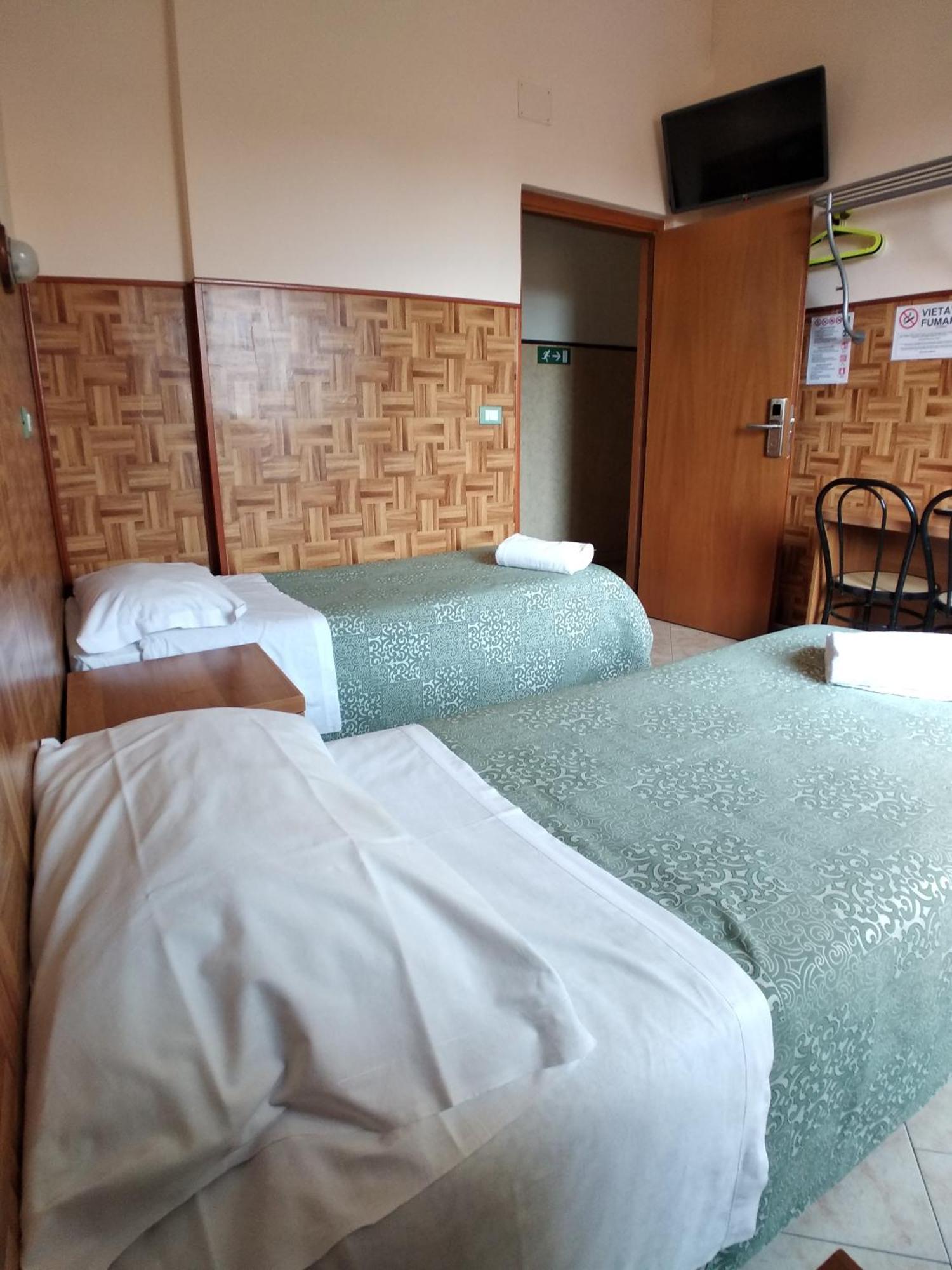 Budget Twin Room,1216063234:JPEG